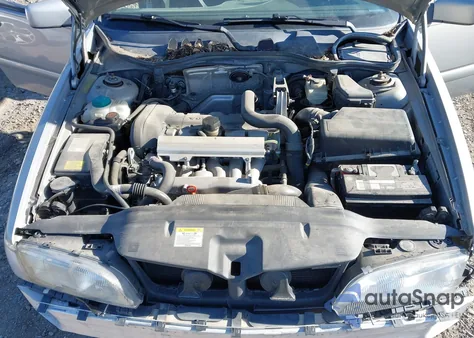 1999 Volvo S70 Glt z USA, uszkodzony, nr VIN YV1LS56D7X1592834